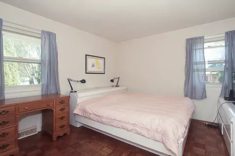 Bedroom - 4049 Winston Dr, Hoffman Estates, IL 60192 photo 3 of 3