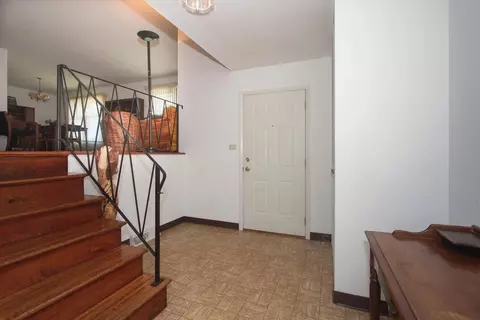 Entry Way - 4049 Winston Dr, Hoffman Estates, IL 60192 photo 1 of 1