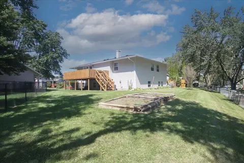 Exterior - 4049 Winston Dr, Hoffman Estates, IL 60192 photo 4 of 4