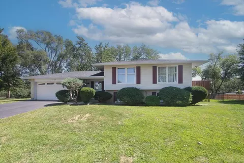 4049 Winston Dr, Hoffman Estates, IL 60192
