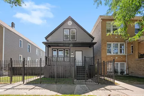 5525 W Drummond Pl, Chicago, IL 60639