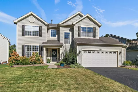 2911 Plantation Dr, Carpentersville, IL 60110