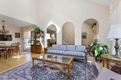 Living - 4750 Amber Cir, Hoffman Estates, IL 60192 photo 1 of 3