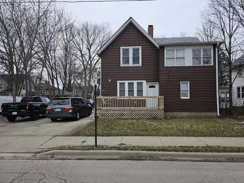 817-817 12 Pleasant St, Dekalb, IL 60115