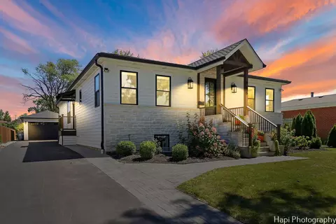 905 S Can Dota Ave, Mount Prospect, IL 60056