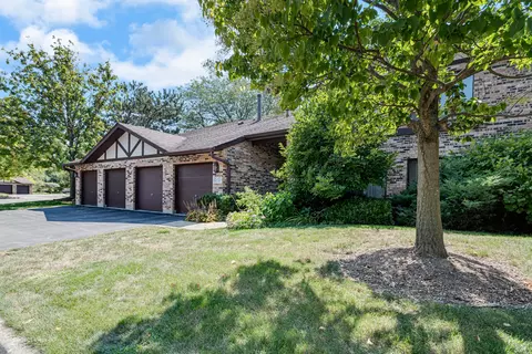 2247 Christian Ln #2-B, Lisle, IL 60532