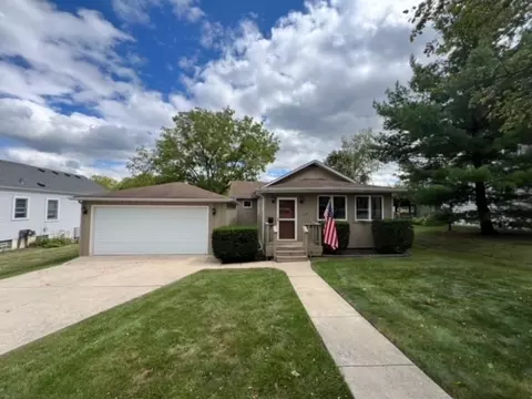 123 S Adams St, Westmont, IL 60559