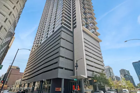 235 W Van Buren St #1602, Chicago, IL 60607