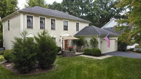 2016 Dichtl Ct, Naperville, IL 60565