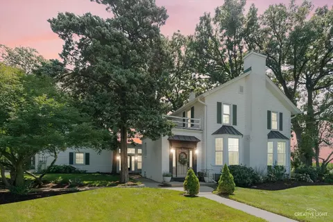 3 S701 Deerpath Rd, North Aurora, IL 60542