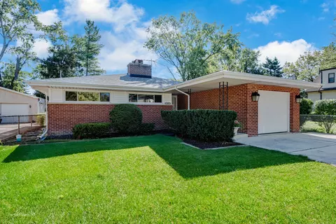 1331 Potter Rd, Park Ridge, IL 60068