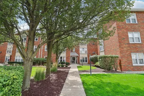 10805 S Pulaski Rd #4, Chicago, IL 60655
