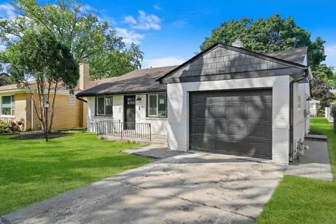 1014 Sherwood Rd, La Grange Park, IL 60526