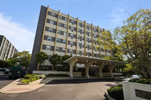 1410 Sheridan Rd #3C, Wilmette, IL 60091