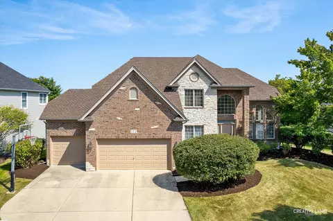741 Waterside Dr, South Elgin, IL 60177