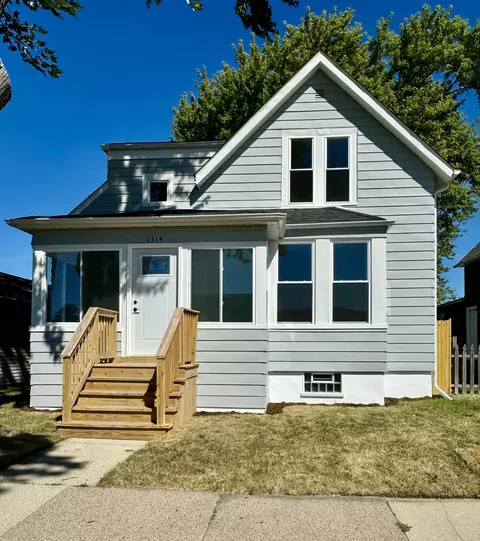 1314 Clarkson St, Waukegan, IL 60085
