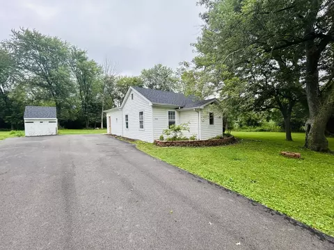 37885 N Dewey St, Spring Grove, IL 60081