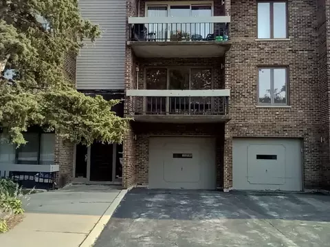 4315 Lindenwood Dr #2W, Matteson, IL 60443