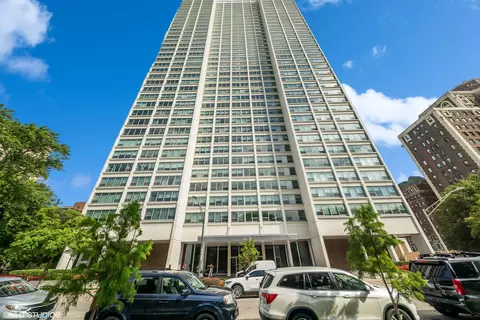 1700 E 56th St #2201, Chicago, IL 60637