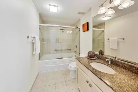 Bath - 21 E Huron St #2603, Chicago, IL 60611 photo 4 of 5