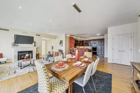 Dining - 21 E Huron St #2603, Chicago, IL 60611 photo 3 of 4