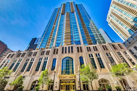 21 E Huron St #2603, Chicago, IL 60611