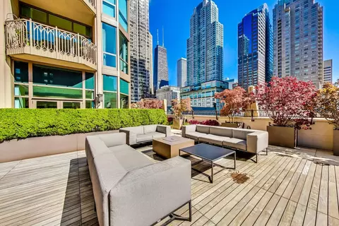 Exterior - 21 E Huron St #2603, Chicago, IL 60611 photo 9 of 13