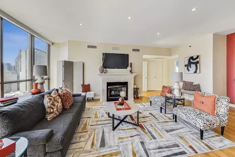 Living - 21 E Huron St #2603, Chicago, IL 60611 photo 2 of 4