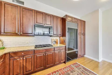 Kitchen - 21 E Huron St #2603, Chicago, IL 60611 photo 4 of 6