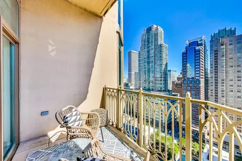 Exterior - 21 E Huron St #2603, Chicago, IL 60611 photo 4 of 13