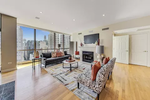 Living - 21 E Huron St #2603, Chicago, IL 60611 photo 1 of 4