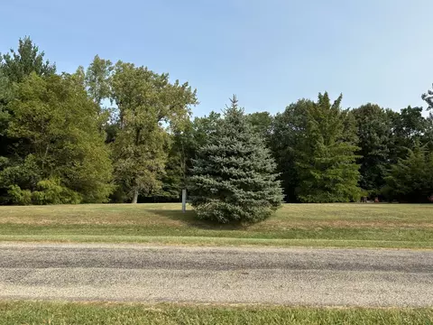 1230 Sunnyslope Dr, Varna, IL 61375