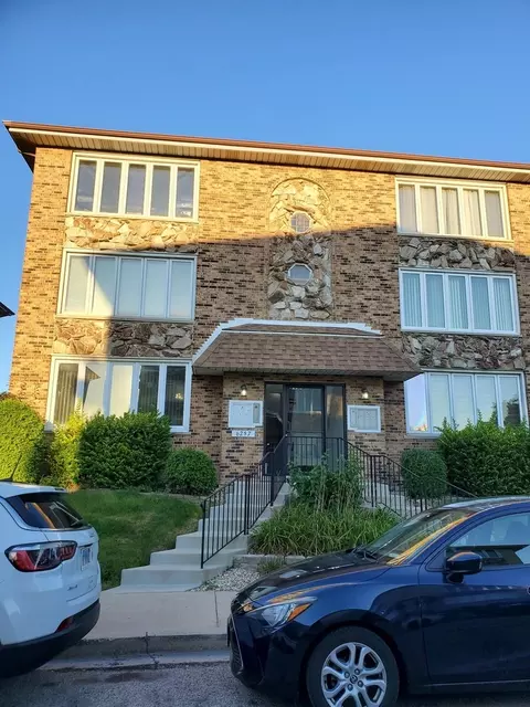 6257 S Newland Ave #2N, Chicago, IL 60638