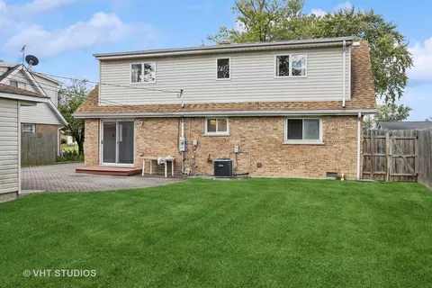8753 Cranbrook Ln, Bridgeview, IL 60455 photo 15