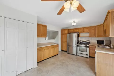 8753 Cranbrook Ln, Bridgeview, IL 60455 photo 4