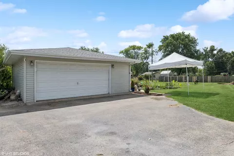 Exterior - 16327 S Lily Cache Rd, Plainfield, IL 60586 photo 4 of 6