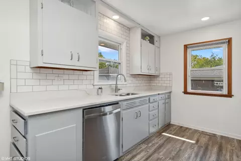 Kitchen - 16327 S Lily Cache Rd, Plainfield, IL 60586 photo 2 of 3
