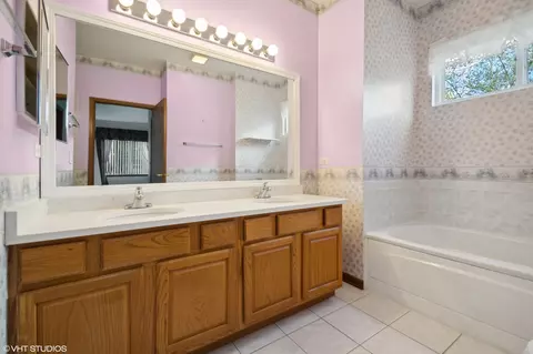 Bath - 13813 S Hickory Ln, Plainfield, IL 60544 photo 1 of 3