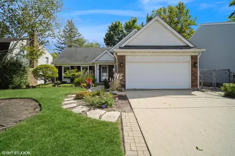3 Greenvale Rd, Vernon Hills, IL 60061