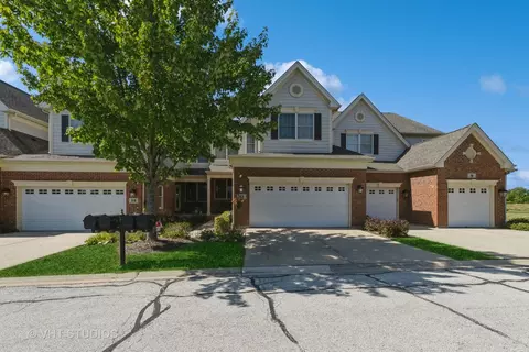 11 Harborside Way, Hawthorn Woods, IL 60047