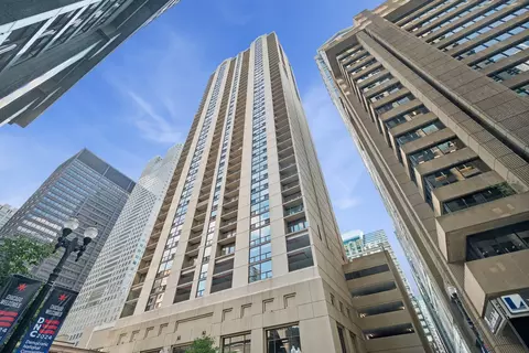 200 N Dearborn St #3403, Chicago, IL 60601