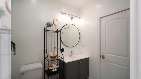 5040 N Ridgeway Ave, Chicago, IL 60625 photo 9