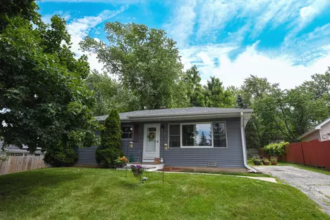 117 Fairfield Rd, Lindenhurst, IL 60046
