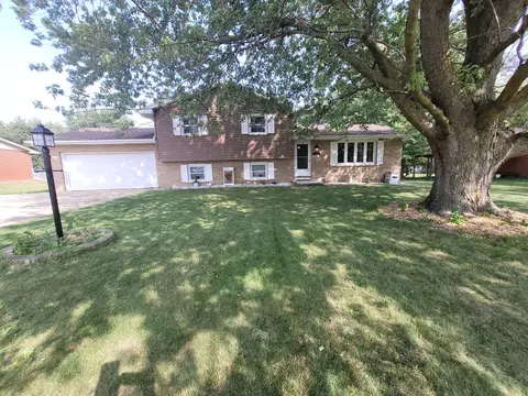 1438 Cardinal Dr, Bourbonnais, IL 60914