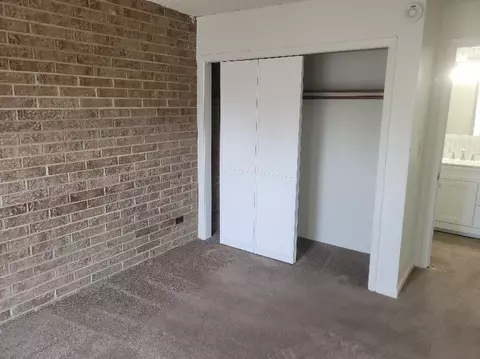 705 Kenneth Cir, Elgin, IL 60120 photo 9
