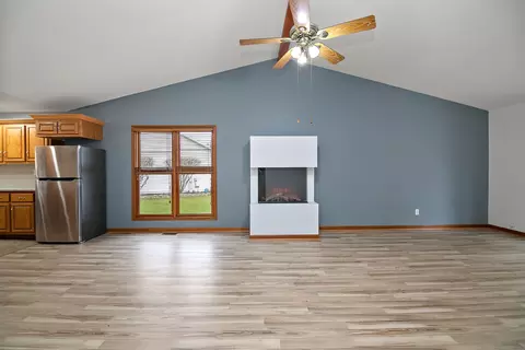 Living - 424 Mohawk Dr, Bourbonnais, IL 60914 photo 1 of 7