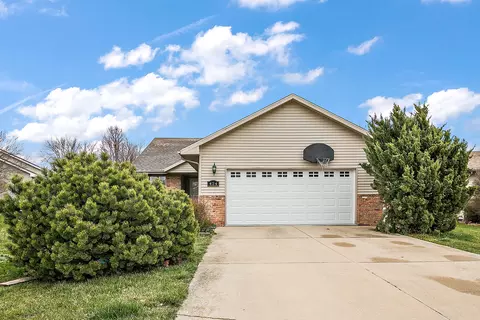 Exterior - 424 Mohawk Dr, Bourbonnais, IL 60914 photo 3 of 10