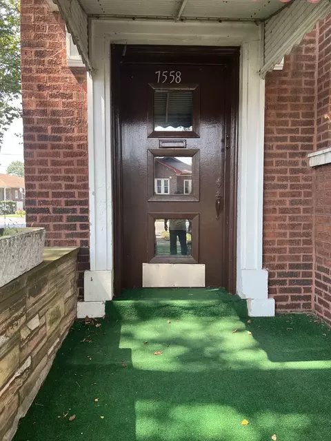 7558 S Crandon Ave, Chicago, IL 60649