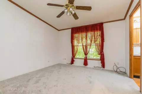 Bedroom - 235 Windward, Lakemoor, IL 60051 photo 2 of 2