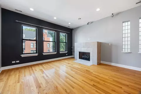 Living - 1261 E 46th St #201E, Chicago, IL 60653 photo 3 of 5